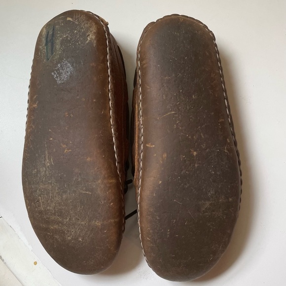 Quoddy Pebble Grain Leather Moccasin - Picture 4 of 9